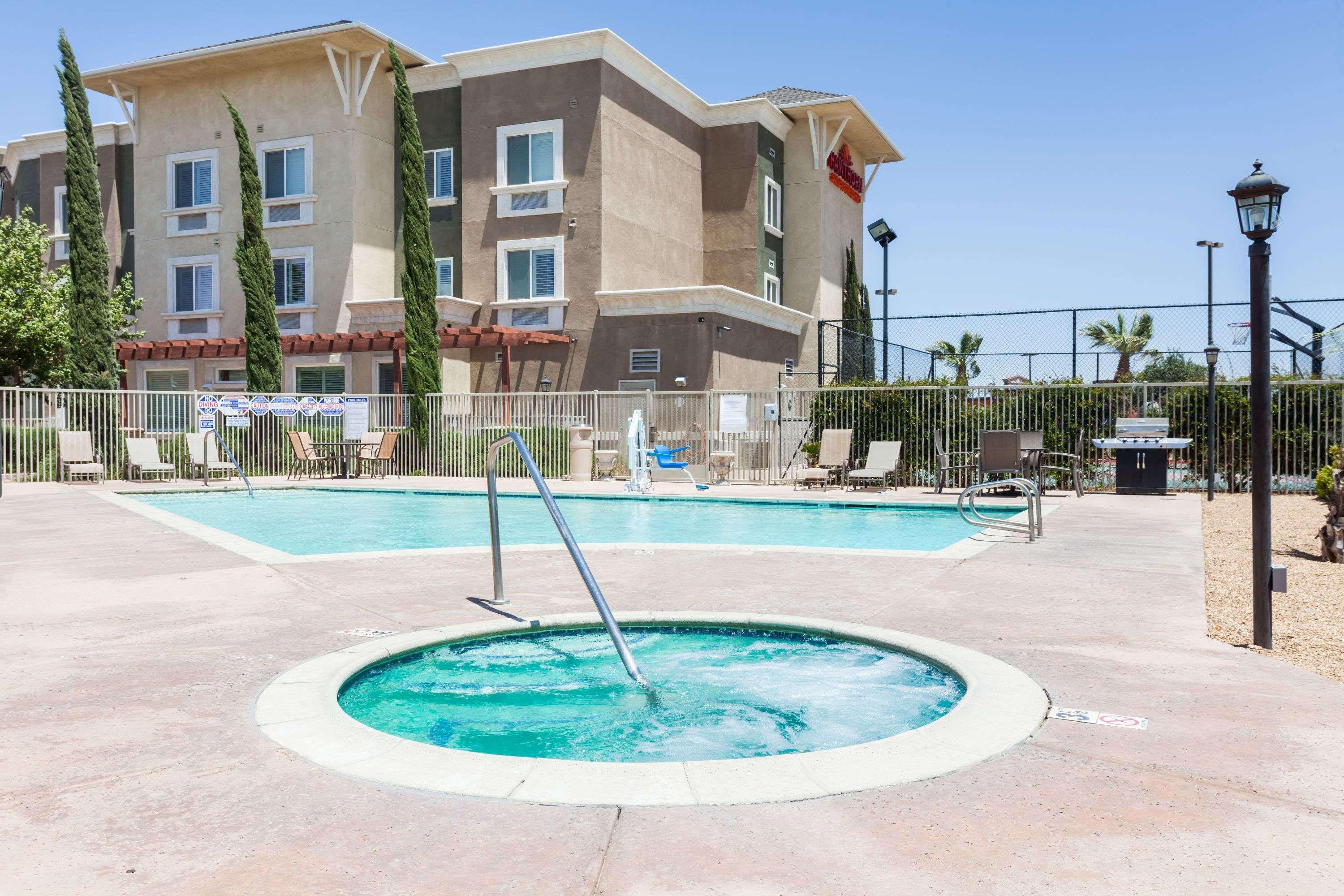 Hawthorn Suites Victorville Exterior foto