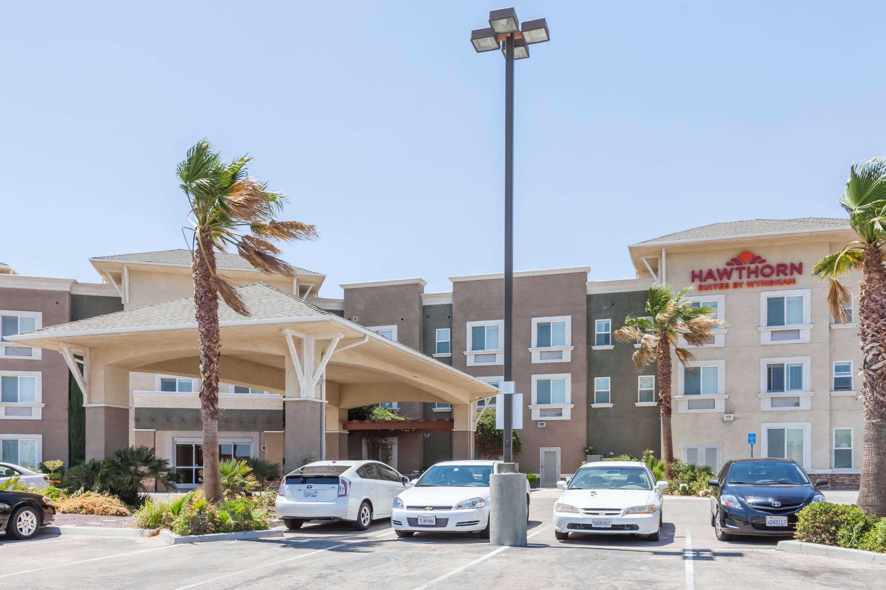 Hawthorn Suites Victorville Exterior foto